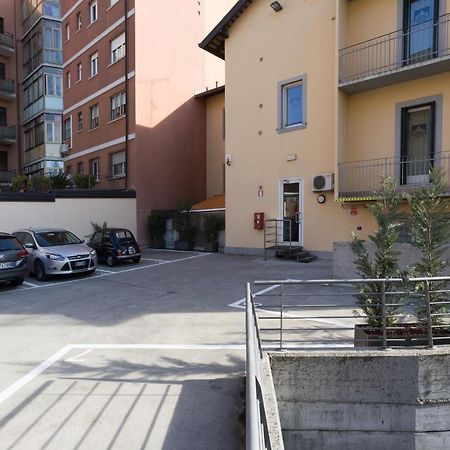 Albergo Residenza Al Teatro Udine Exterior foto