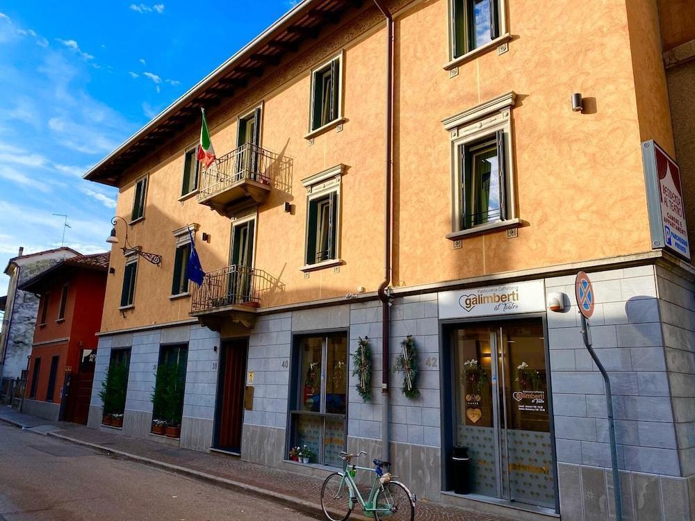 Albergo Residenza Al Teatro Udine Exterior foto